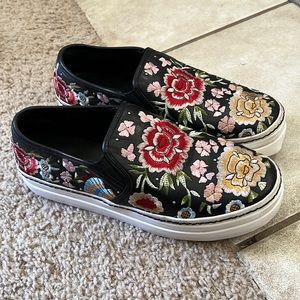 Alice + Olivia Leather Embroidered Slip On Sneakers Size 39M